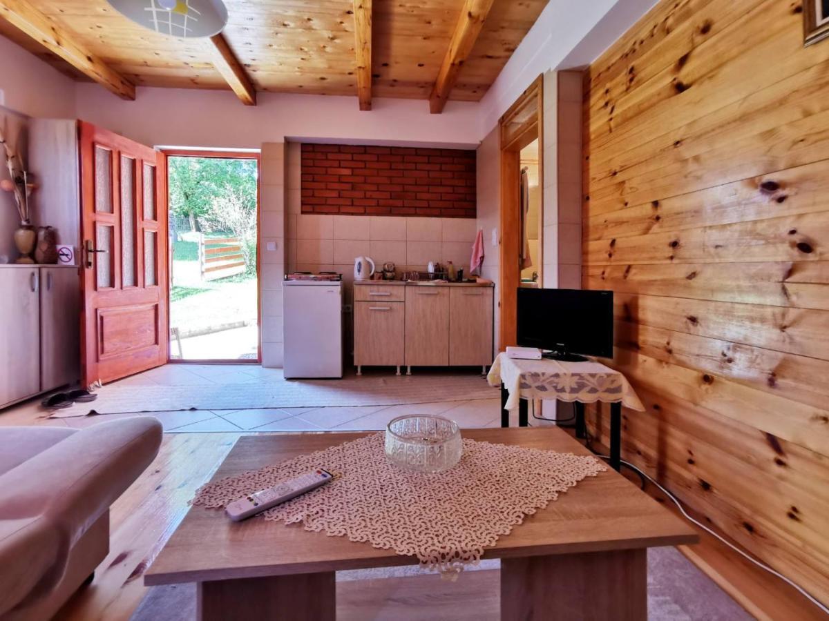 Apartmani Beslic Kremna Екстериор снимка